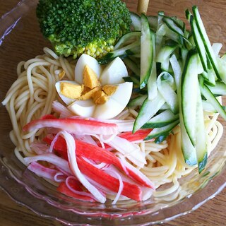 カニカマ&きゅうり&ブロッコリーの冷麺
